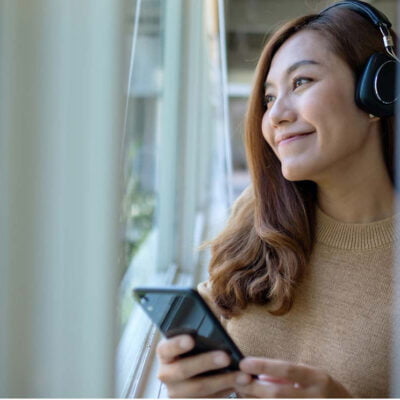 Tại Sao Nhạc Chờ Là Yếu Tố Quan Trọng Trong Chiến Lược Branding